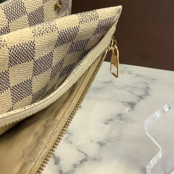 GUC Louis Vuitton Damier Azur Wallet - Picture 11 of 11